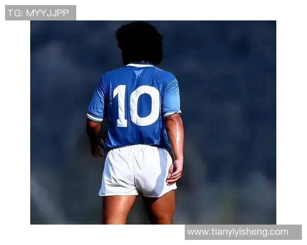 足球传奇球星穿过的经典老鞋揭示了历史与风采的结合