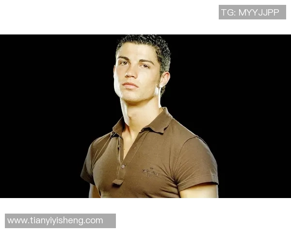 球场之外的风采：足球巨星西服穿搭精选集